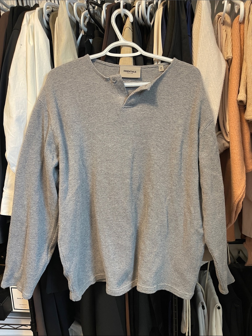 ESSENTIALS top